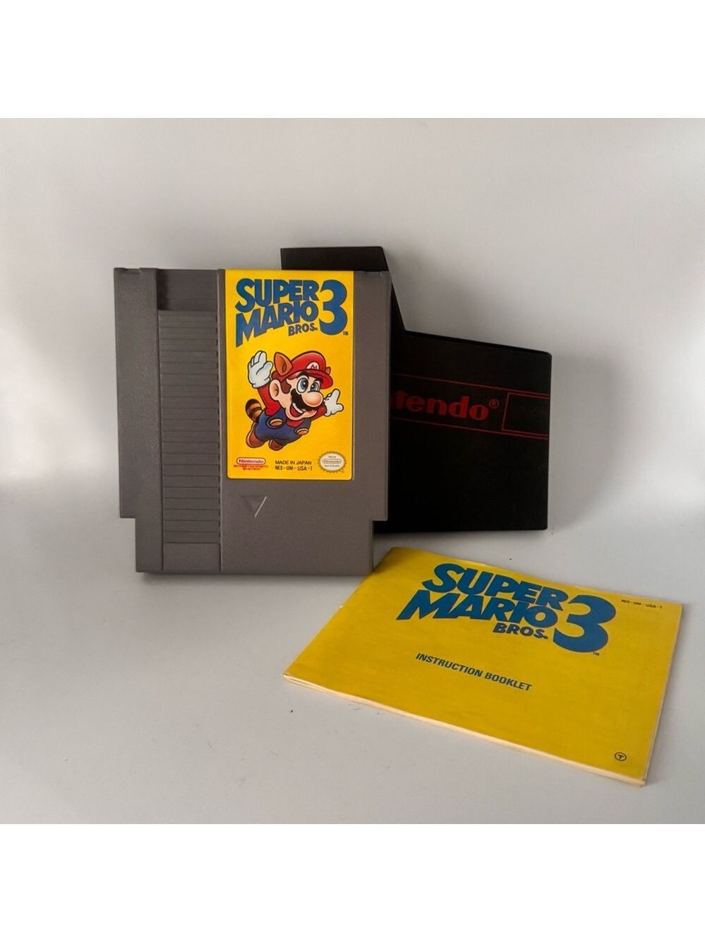 Nintendo NES Super Mario Bros 3 w Manual & Sleeve Authentic SMB3